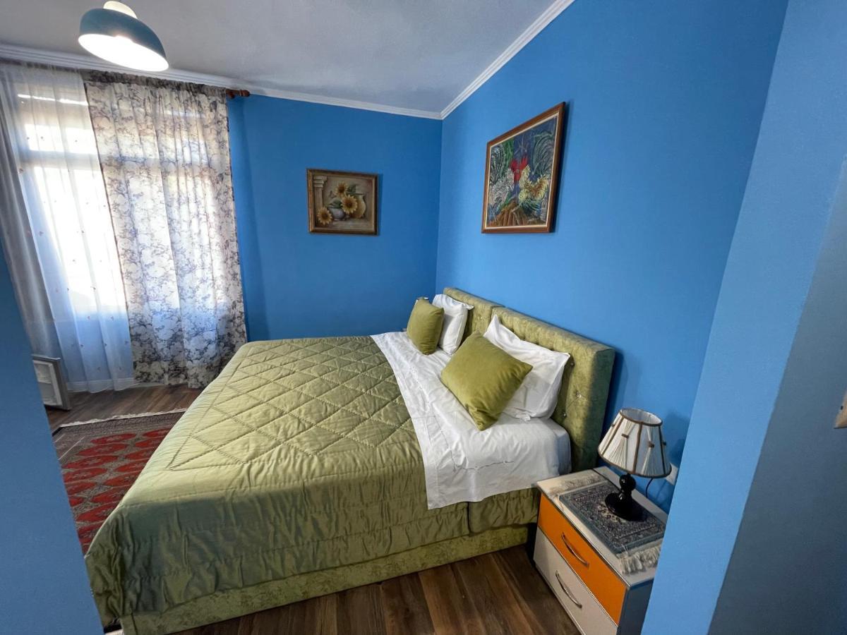 Hotel Vila 15 - Center Тирана Екстер'єр фото