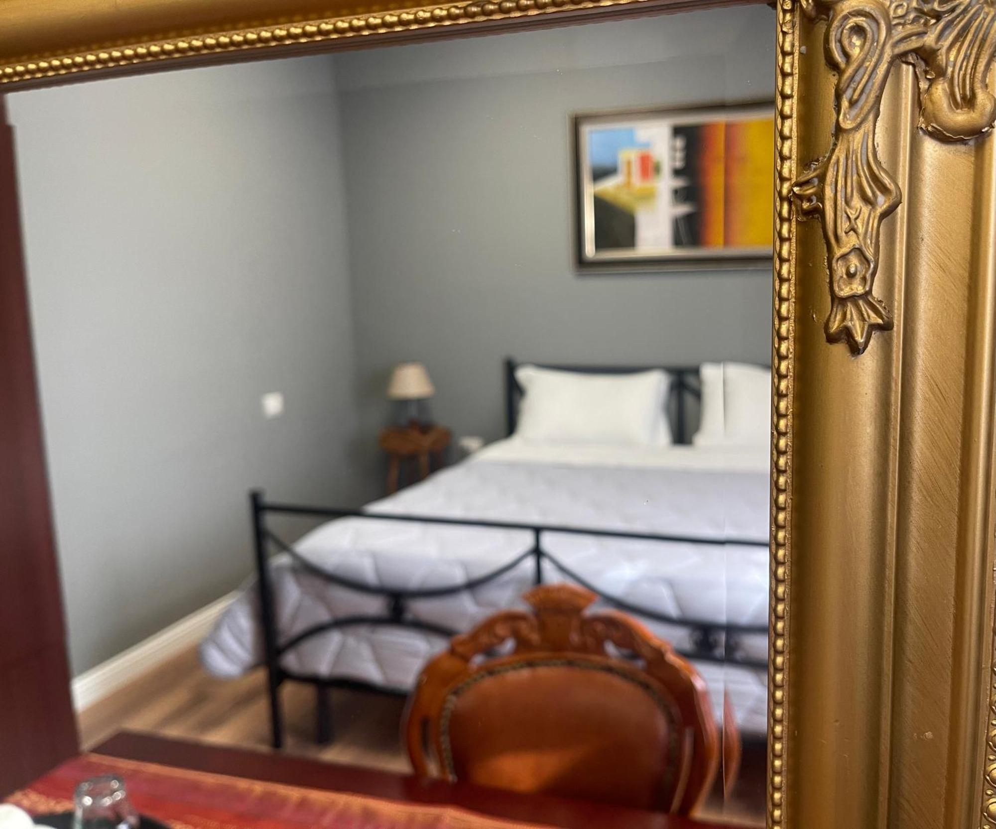 Hotel Vila 15 - Center Тирана Екстер'єр фото