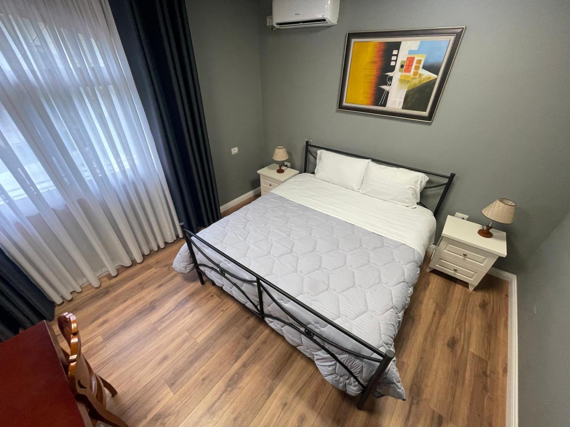 Hotel Vila 15 - Center Тирана Екстер'єр фото