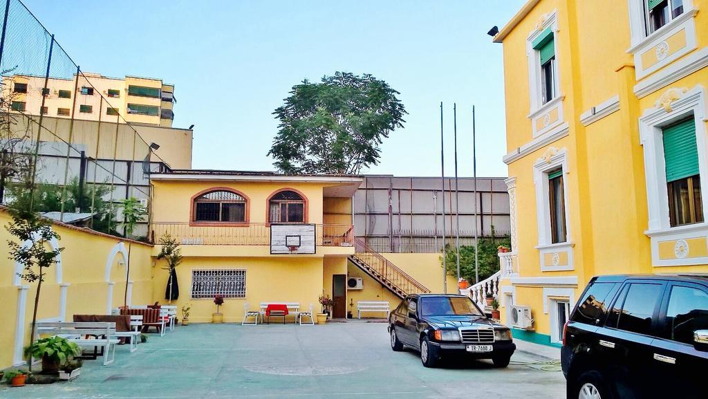 Hotel Vila 15 - Center Тирана Екстер'єр фото